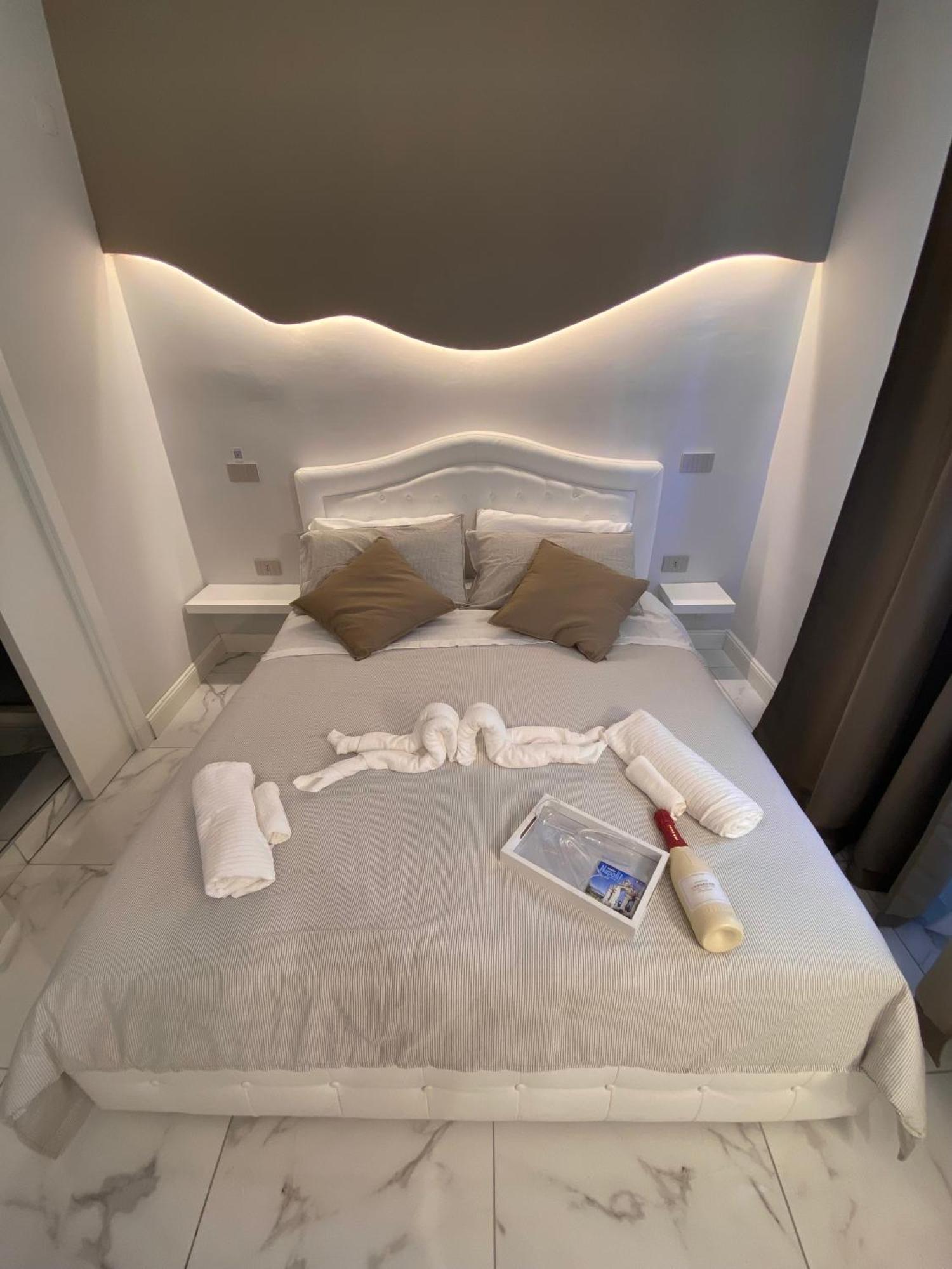 La Dimora Di Marti " Vicino Al Centro Storico Di Napoli" Bed & Breakfast Bagian luar foto
