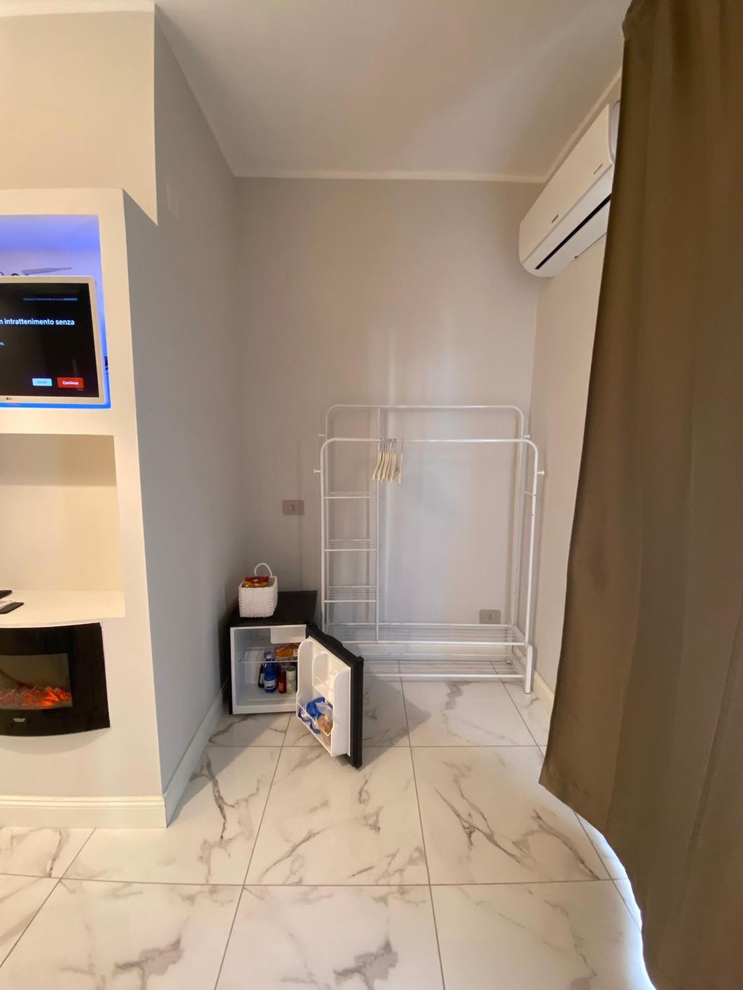 La Dimora Di Marti " Vicino Al Centro Storico Di Napoli" Bed & Breakfast Bagian luar foto